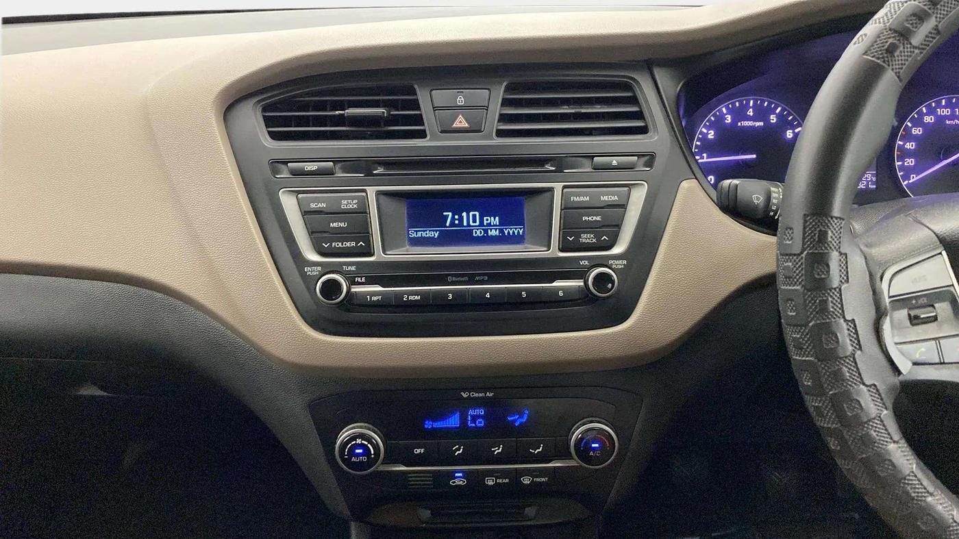 2015 Hyundai Elite i20 SPORTZ 1.2, Petrol, Manual, 1,01,901 km, Air Conditioner
