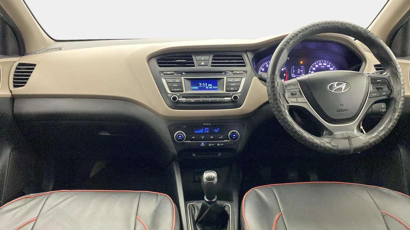 2015 Hyundai Elite i20 SPORTZ 1.2, Petrol, Manual, 1,01,901 km, Dashboard