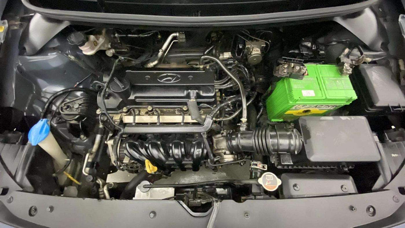 2015 Hyundai Elite i20 SPORTZ 1.2, Petrol, Manual, 1,01,901 km, Engine View