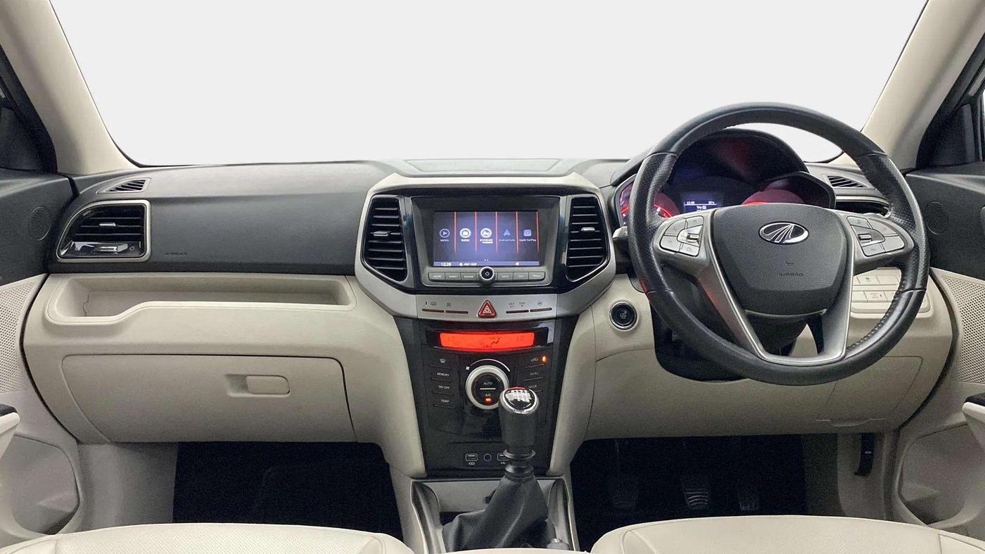 2021 Mahindra XUV300 W8 (O) 1.2 PETROL, Petrol, Manual, 67,356 km, Dashboard