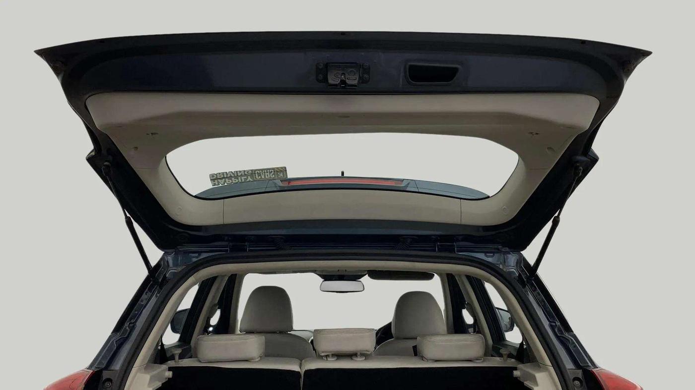 2021 Mahindra XUV300 W8 (O) 1.2 PETROL, Petrol, Manual, 67,356 km, Boot Door Open