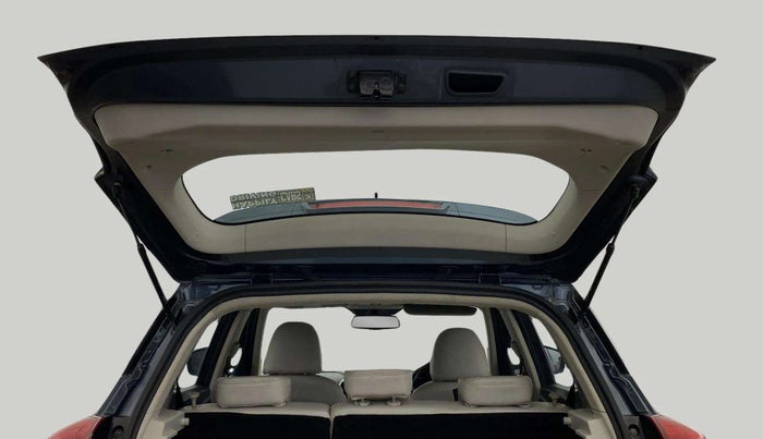 2021 Mahindra XUV300 W8 (O) 1.2 PETROL, Petrol, Manual, 67,356 km, Boot Door Open