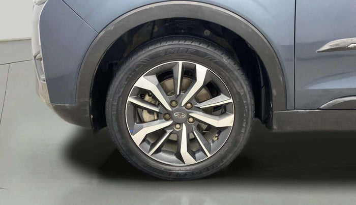 2021 Mahindra XUV300 W8 (O) 1.2 PETROL, Petrol, Manual, 67,356 km, Left Front Wheel
