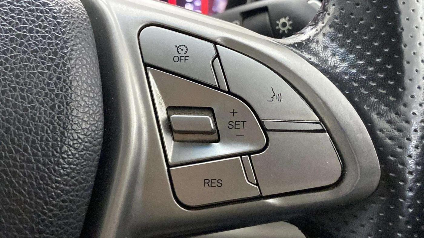 2021 Mahindra XUV300 W8 (O) 1.2 PETROL, Petrol, Manual, 67,356 km, Adaptive Cruise Control