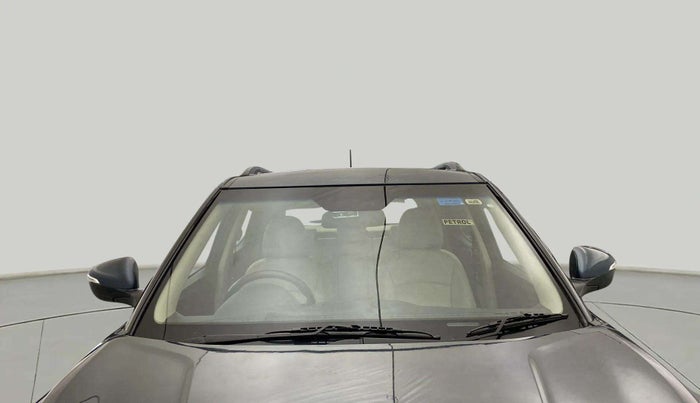 2021 Mahindra XUV300 W8 (O) 1.2 PETROL, Petrol, Manual, 67,356 km, Front Windshield