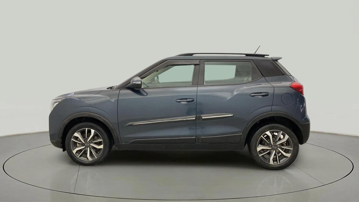 2021 Mahindra XUV300 W8 (O) 1.2 PETROL, Petrol, Manual, 67,356 km, Left Side