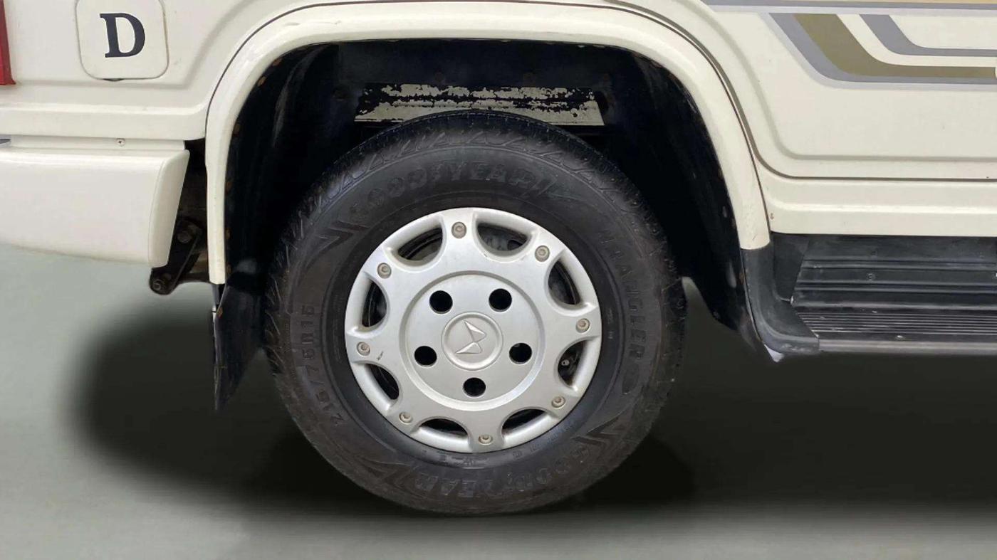2024 Mahindra Bolero B6, Diesel, Manual, 19,776 km, Right Rear Wheel