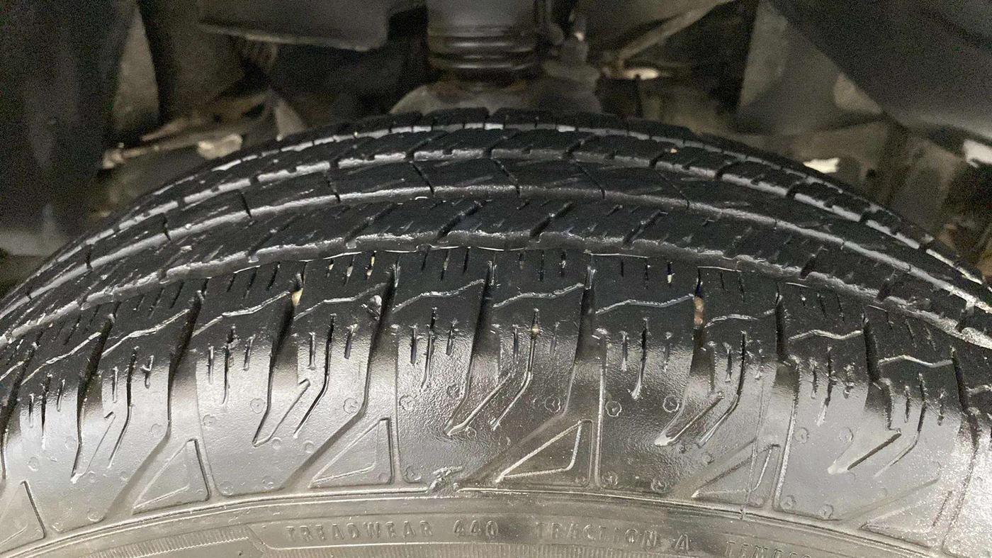 2024 Mahindra Bolero B6, Diesel, Manual, 19,776 km, Right Front Tyre Tread