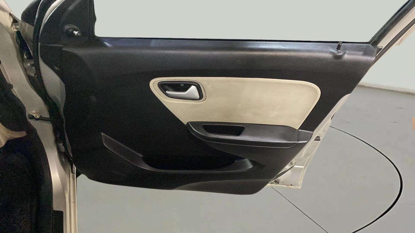2022 Maruti Alto LXI OPT CNG, CNG, Manual, 32,831 km, Driver Side Door Panels Control