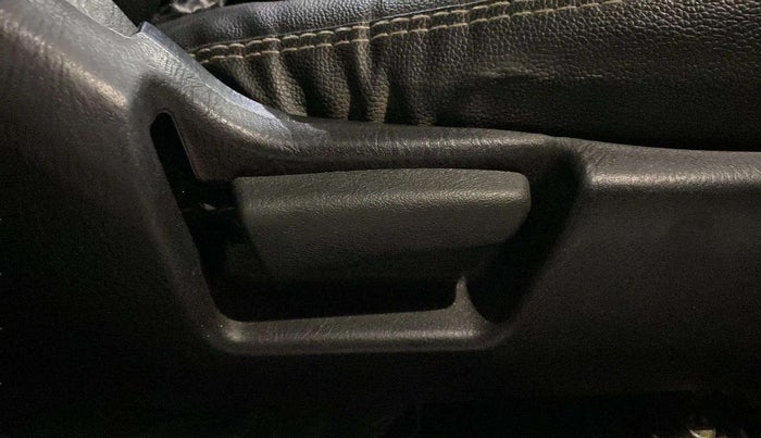 2022 Maruti Alto LXI OPT CNG, CNG, Manual, 32,710 km, Driver Side Adjustment Panel