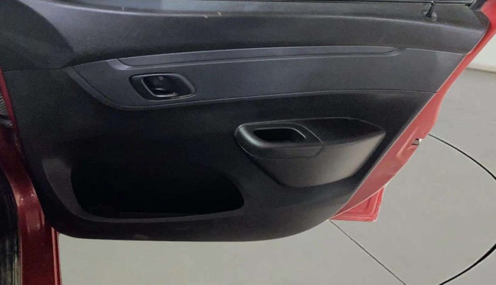 2018 Renault Kwid RXT 1.0, Petrol, Manual, 50,598 km, Driver Side Door Panels Control