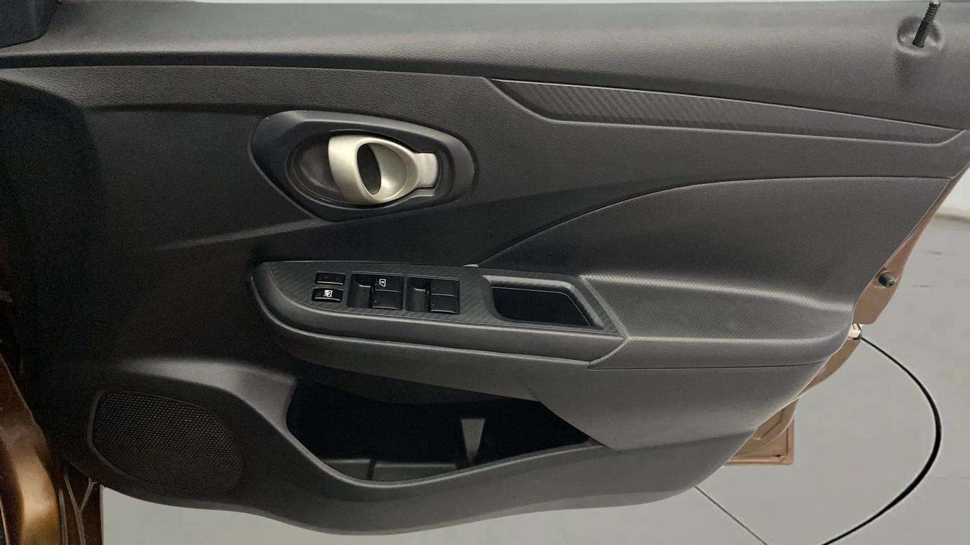 2018 Datsun Go Plus T(O), Petrol, Manual, 81,538 km, Driver Side Door Panels Control