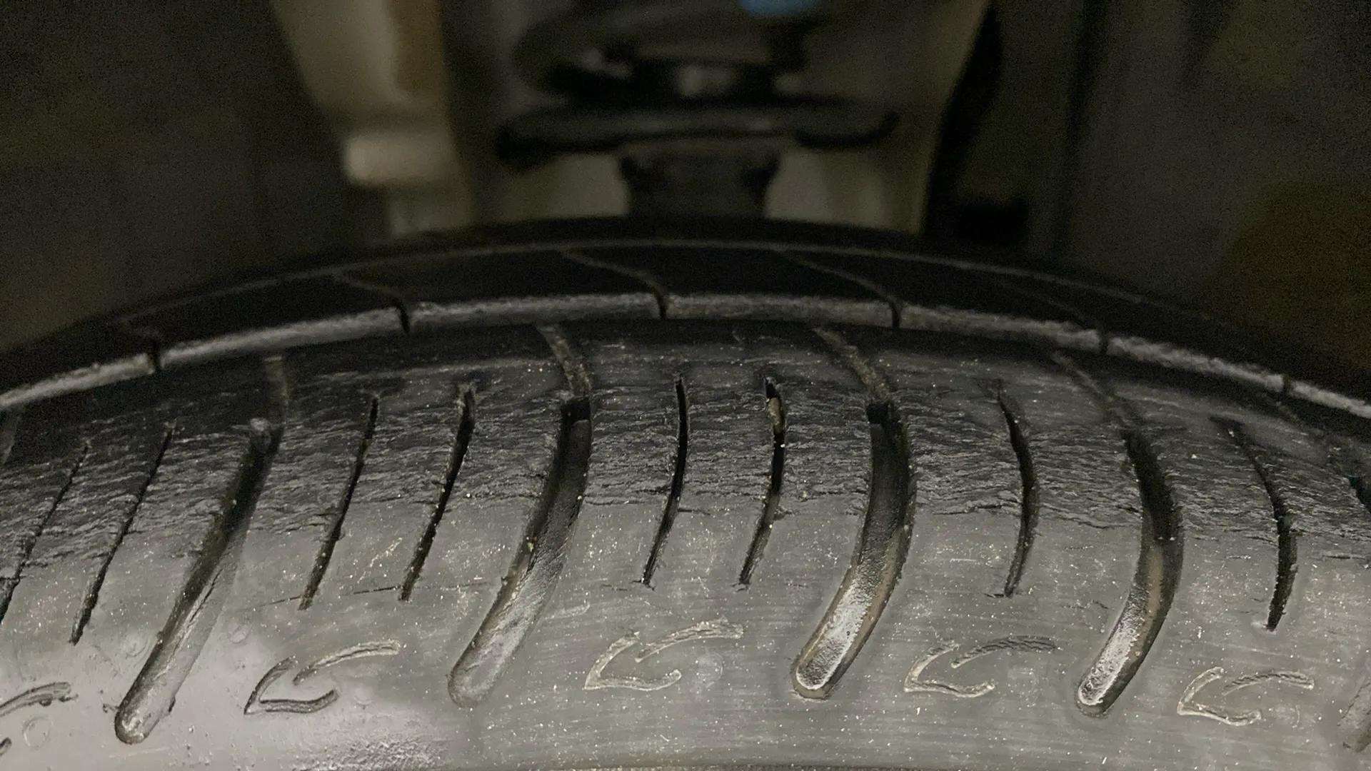 LHS-Front-Tyre-Tread-20