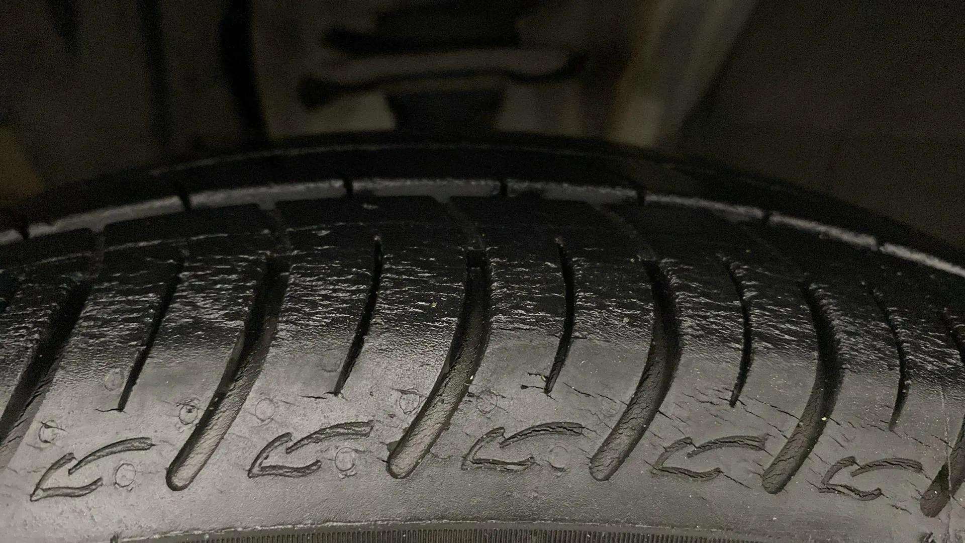 RHS-Front-Tyre-Tread-18