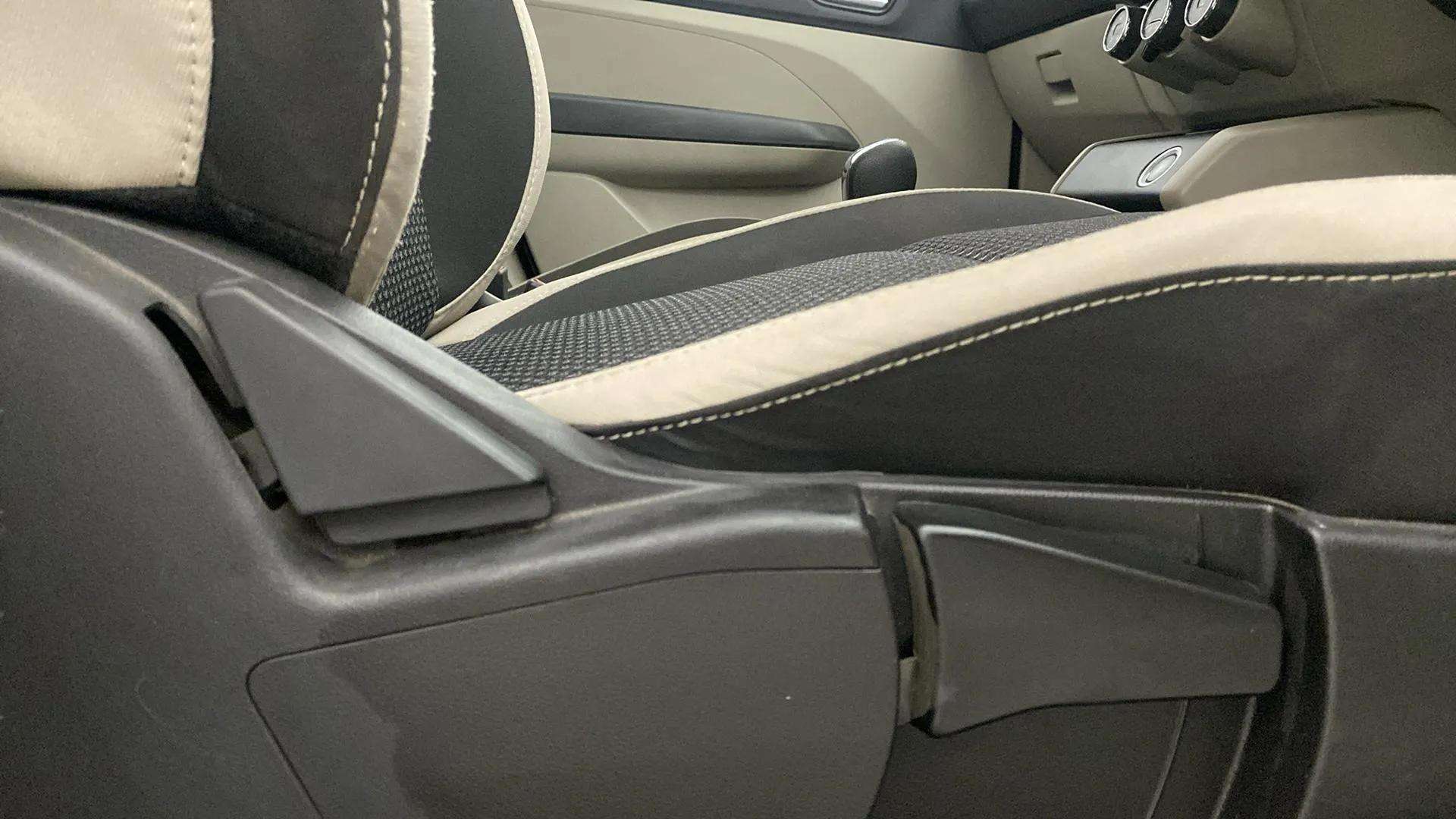 Driver-side-adjustment-panel-40