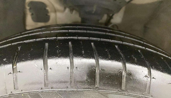 2018 Hyundai Elite i20 SPORTZ 1.2, CNG, Manual, 68,009 km, Left Front Tyre Tread