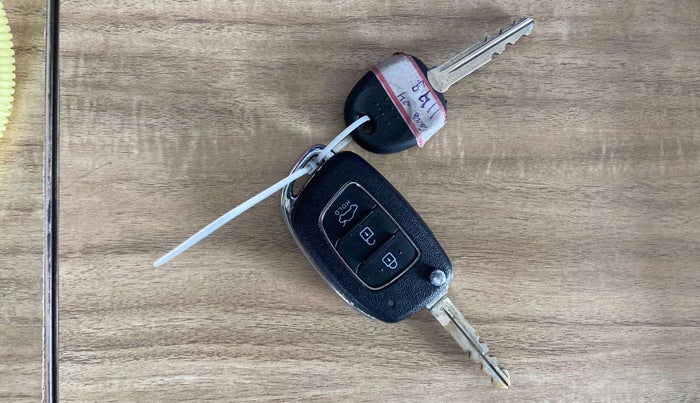 2021 Hyundai GRAND I10 NIOS SPORTZ 1.2 KAPPA VTVT, Petrol, Manual, 35,554 km, Key Close Up