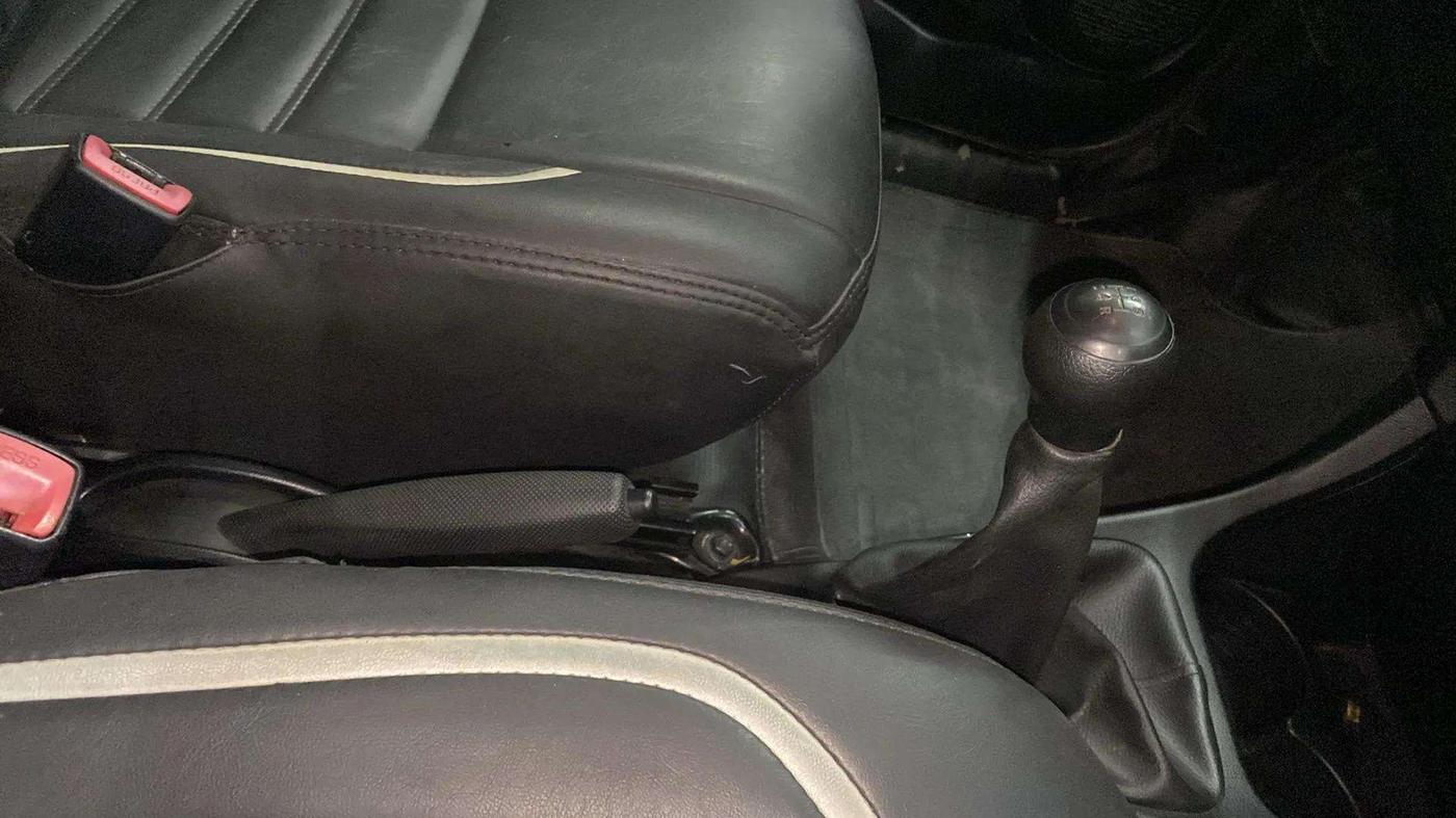 2015 Toyota Etios CROSS 1.2 G, CNG, Manual, 42,615 km, Gear Lever