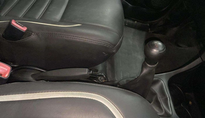 2015 Toyota Etios CROSS 1.2 G, CNG, Manual, 42,615 km, Gear Lever