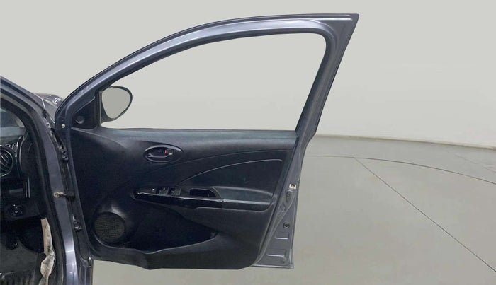 2015 Toyota Etios CROSS 1.2 G, CNG, Manual, 42,615 km, RHS Front Door