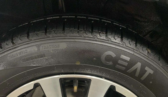 2015 Toyota Etios CROSS 1.2 G, CNG, Manual, 42,615 km, Right Rear Tyre Tread