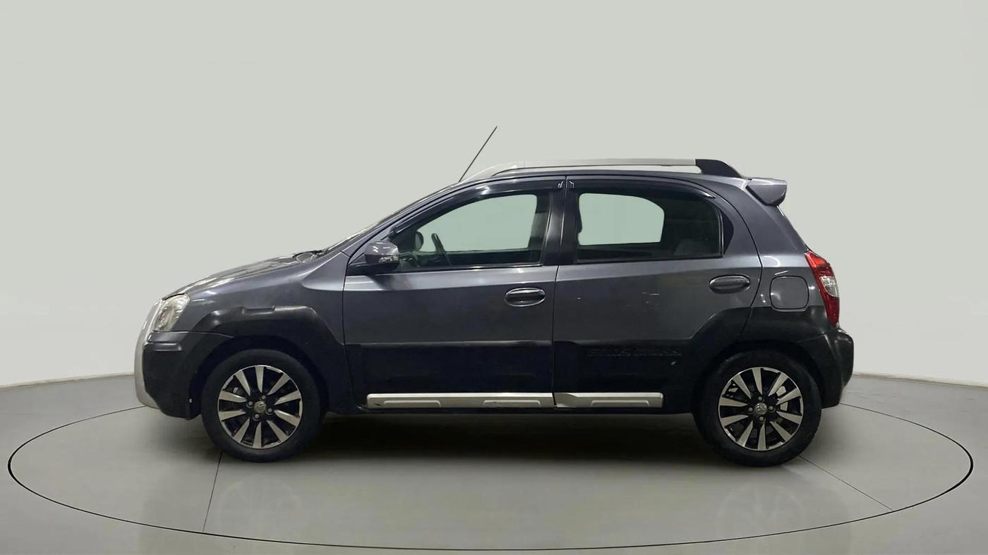 2015 Toyota Etios CROSS 1.2 G, CNG, Manual, 42,615 km, Left Side