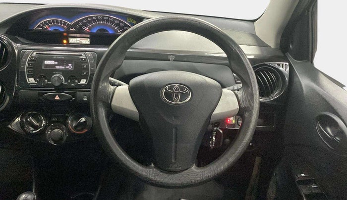 2015 Toyota Etios CROSS 1.2 G, CNG, Manual, 42,615 km, Steering Wheel Close Up