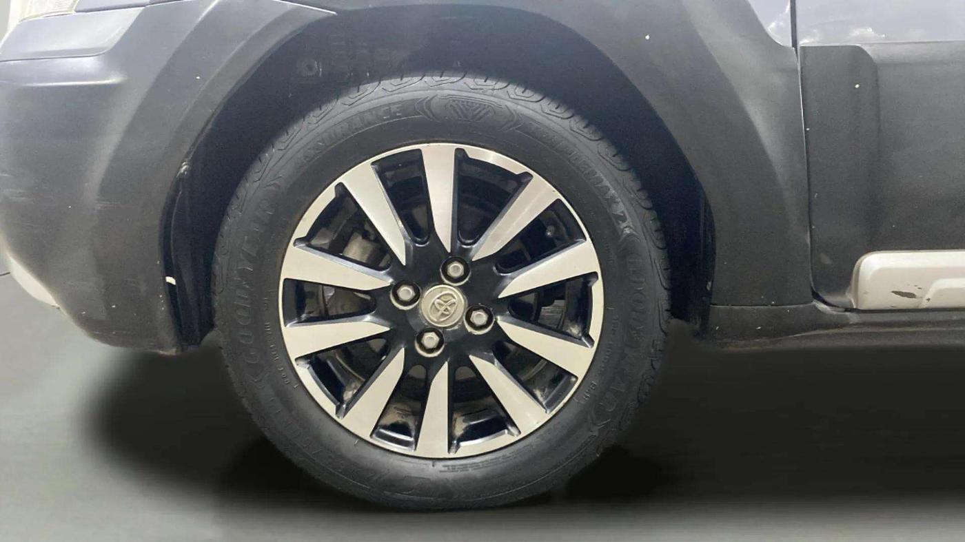 2015 Toyota Etios CROSS 1.2 G, CNG, Manual, 42,615 km, Left Front Wheel