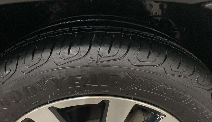 2015 Toyota Etios CROSS 1.2 G, CNG, Manual, 42,615 km, Right Front Tyre Tread