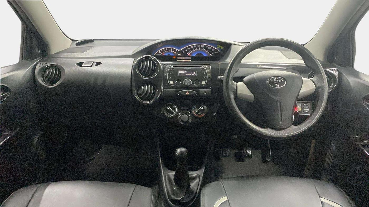 2015 Toyota Etios CROSS 1.2 G, CNG, Manual, 42,615 km, Dashboard