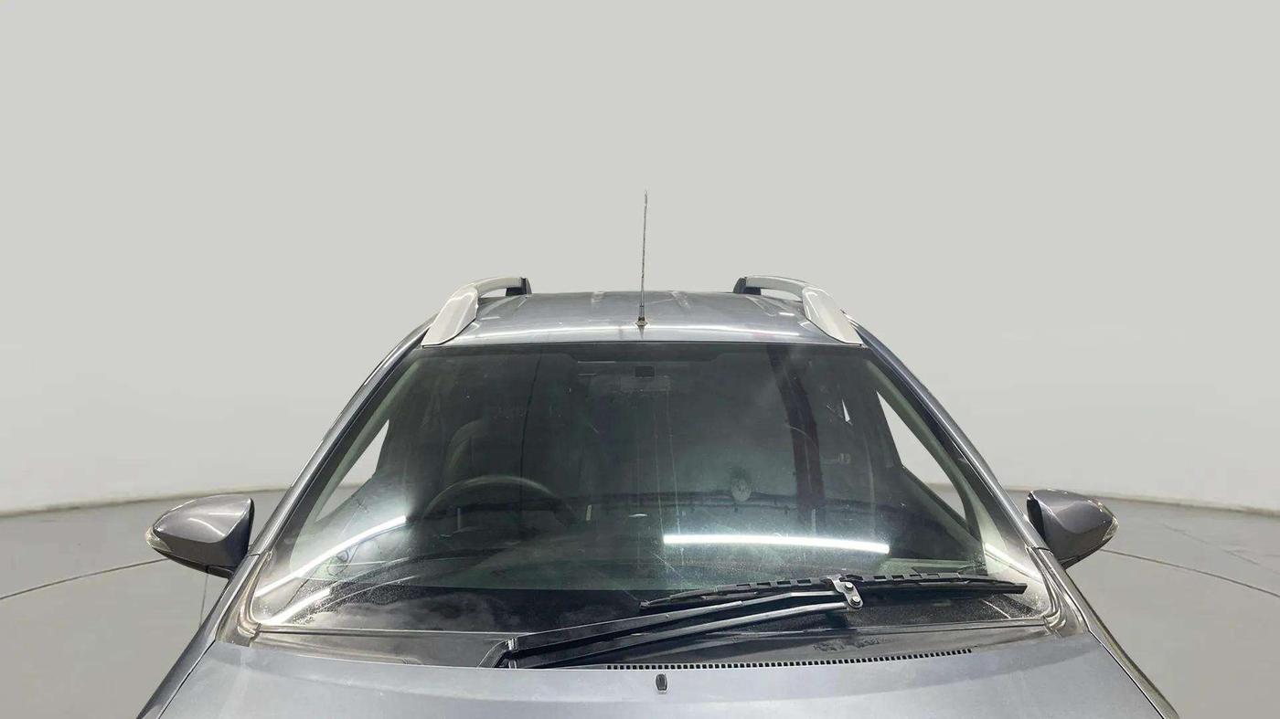 2015 Toyota Etios CROSS 1.2 G, CNG, Manual, 42,615 km, Front Windshield