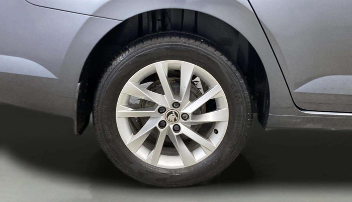2022 Skoda SLAVIA AMBITION 1.0L TSI AT, Petrol, Automatic, 41,620 km, Right Rear Wheel