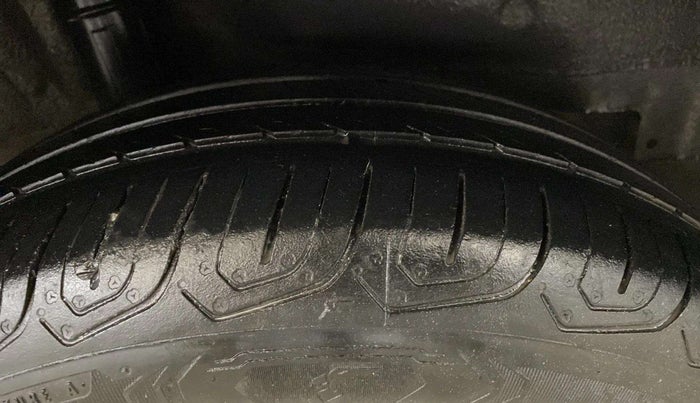 2016 Honda Jazz 1.2L I-VTEC V AT, Petrol, Automatic, 41,204 km, Right Rear Tyre Tread
