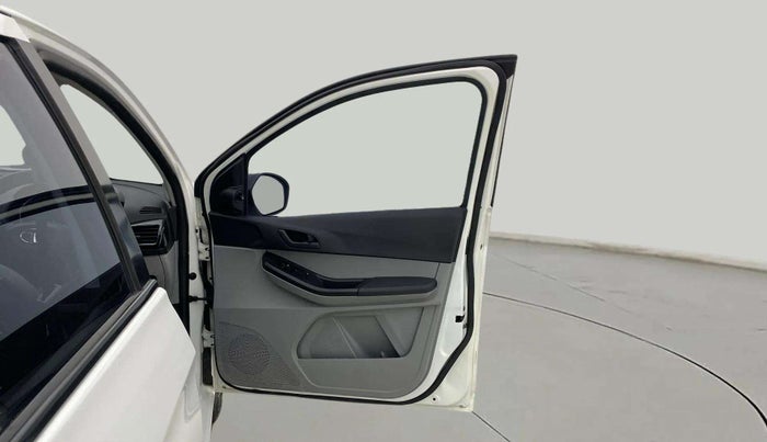 2022 Tata Tiago XT CNG, CNG, Manual, 69,626 km, RHS Front Door
