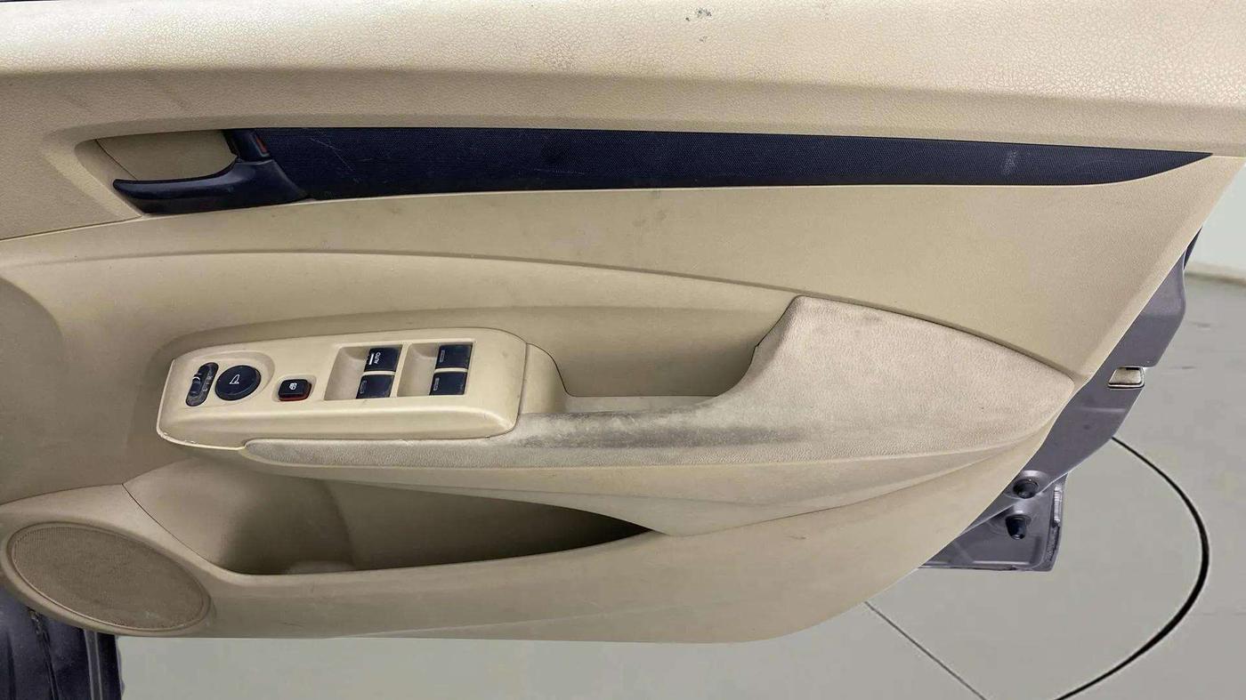 2013 Honda City 1.5L I-VTEC S MT, CNG, Manual, 87,160 km, Driver Side Door Panels Control