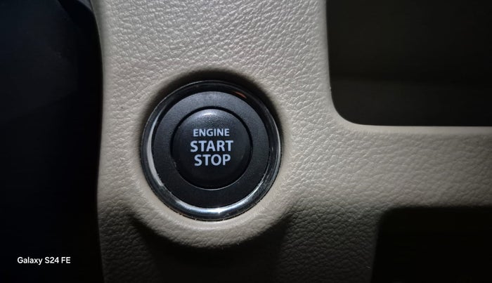 2020 Renault TRIBER RXZ AMT, Petrol, Automatic, 8,274 km, Keyless Start/ Stop Button