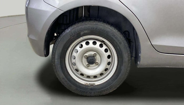 2014 Maruti Swift LXI, Petrol, Manual, 59,744 km, Right Rear Wheel
