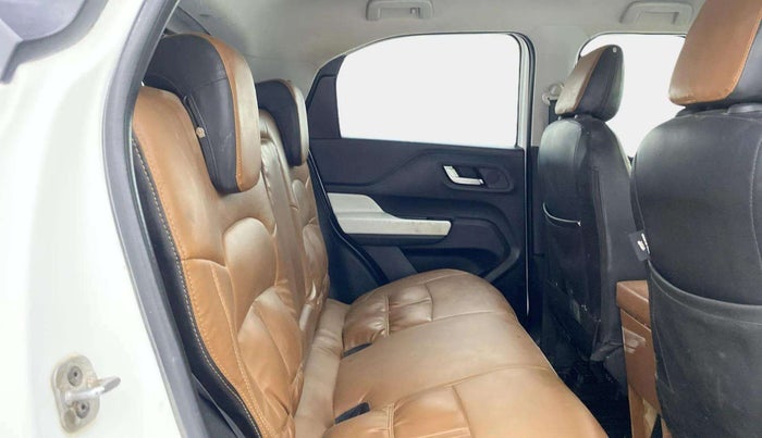 2022 Tata PUNCH CREATIVE  1.2 RTN DUAL TONE, Petrol, Manual, 50,205 km, Right Side Rear Door Cabin