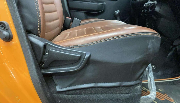 2020 Maruti S PRESSO VXI+, Petrol, Manual, 56,435 km, Driver Side Adjustment Panel