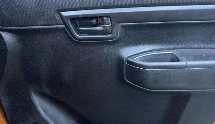 2020 Maruti S PRESSO VXI+, Petrol, Manual, 56,435 km, Driver Side Door Panels Control