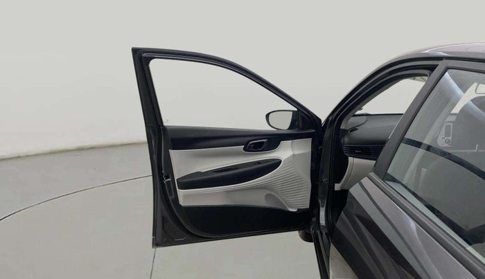 2024 Hyundai NEW I20 MAGNA 1.2 MT, Petrol, Manual, 891 km, LHS Front Door