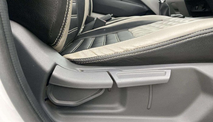 2022 Hyundai GRAND I10 NIOS SPORTZ 1.2 KAPPA VTVT CNG, CNG, Manual, 31,505 km, Driver Side Adjustment Panel