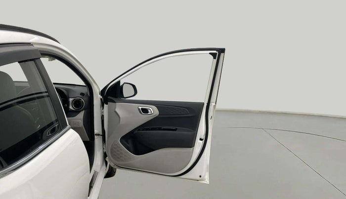 2022 Hyundai GRAND I10 NIOS SPORTZ 1.2 KAPPA VTVT CNG, CNG, Manual, 31,505 km, RHS Front Door
