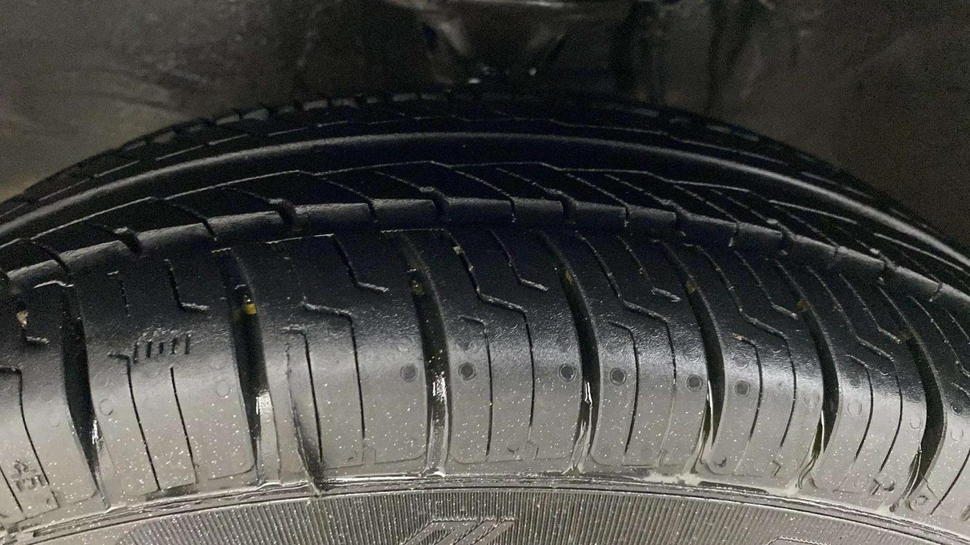 2016 Maruti Alto 800 LXI, Petrol, Manual, 65,479 km, Left Front Tyre Tread