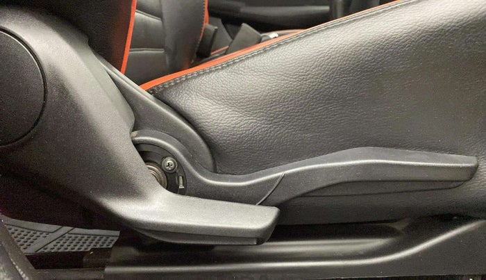 2021 Maruti Swift VXI, Petrol, Manual, 18,273 km, Driver Side Adjustment Panel