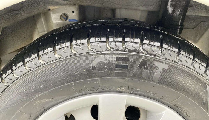 2017 Hyundai Eon ERA +, CNG, Manual, 21,629 km, Left Rear Tyre Tread