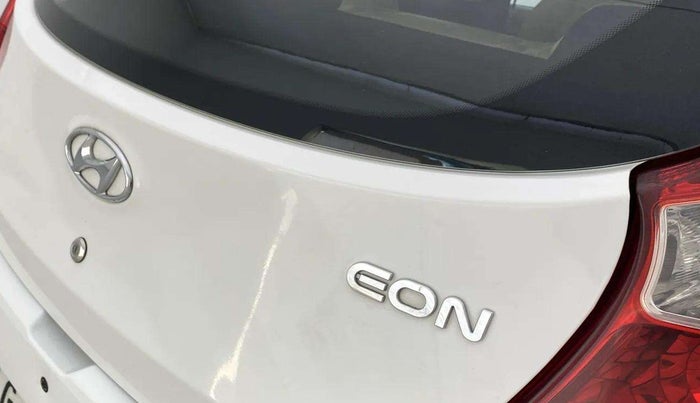 2017 Hyundai Eon ERA +, CNG, Manual, 21,629 km, Dicky (Boot door) - Slightly dented