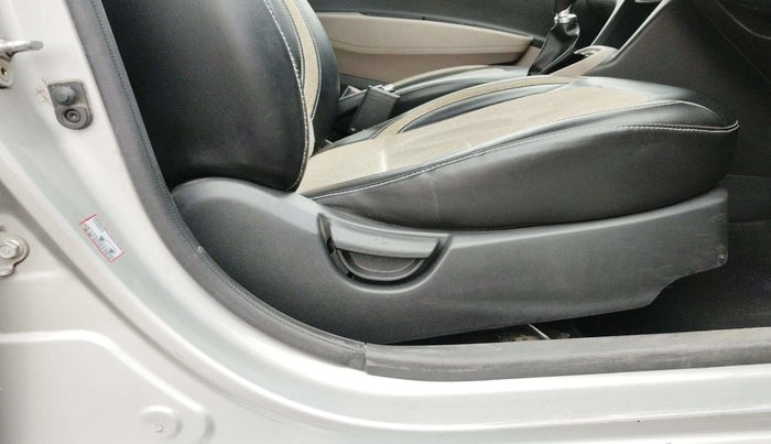 2017 Hyundai Grand i10 SPORTZ 1.2 KAPPA VTVT, Petrol, Manual, 85,119 km, Driver Side Adjustment Panel