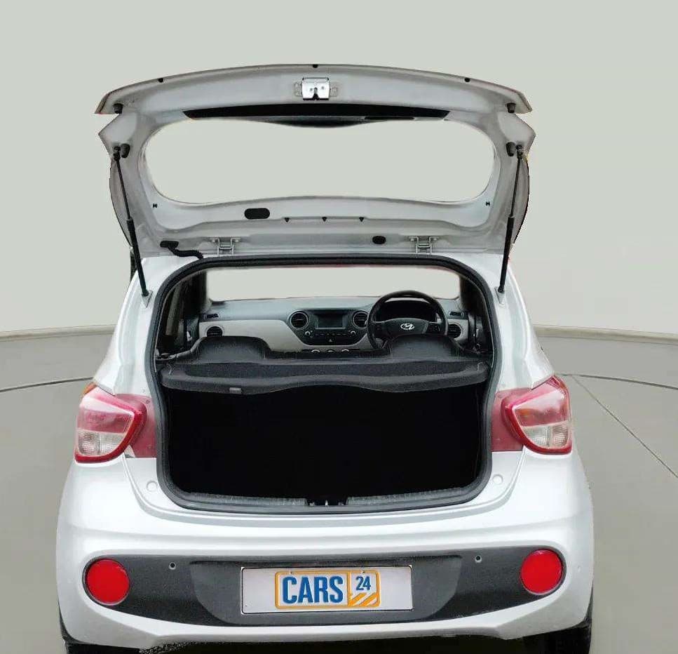 2017 Hyundai Grand i10 SPORTZ 1.2 KAPPA VTVT, Petrol, Manual, 85,119 km, Boot Inside