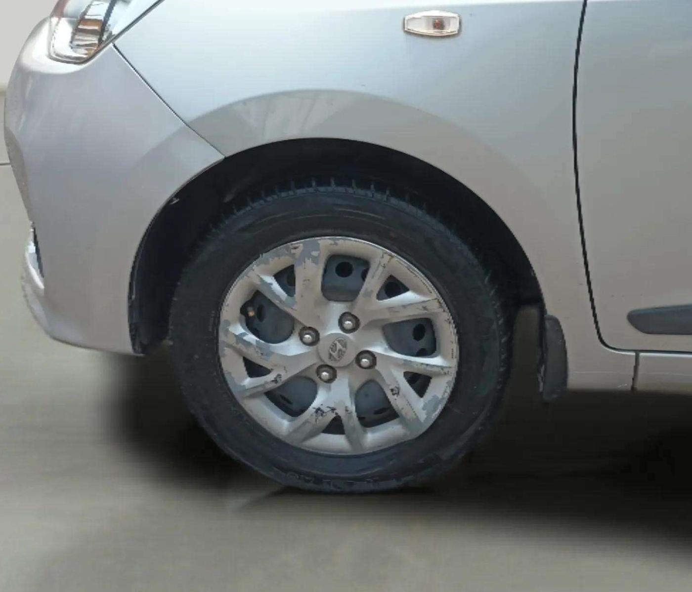 2017 Hyundai Grand i10 SPORTZ 1.2 KAPPA VTVT, Petrol, Manual, 85,119 km, Left Front Wheel